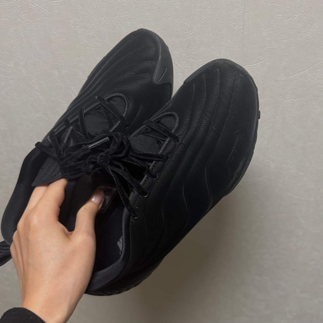 나이키 아스트라 울트라 트리플 블랙 245 상품이미지2