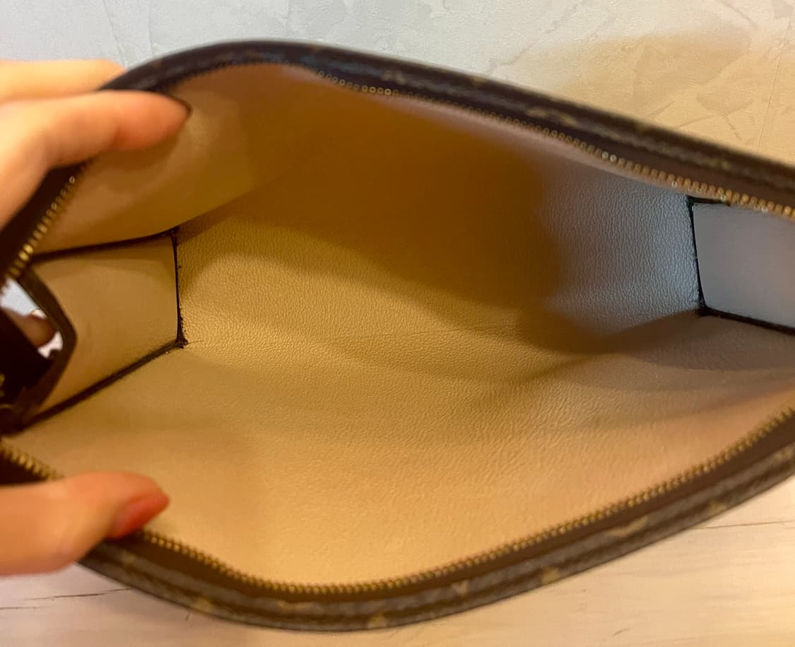 루이비통 Louis Vuitton 포쉐트 토일렛 26 모노그램 클러치 상품이미지2