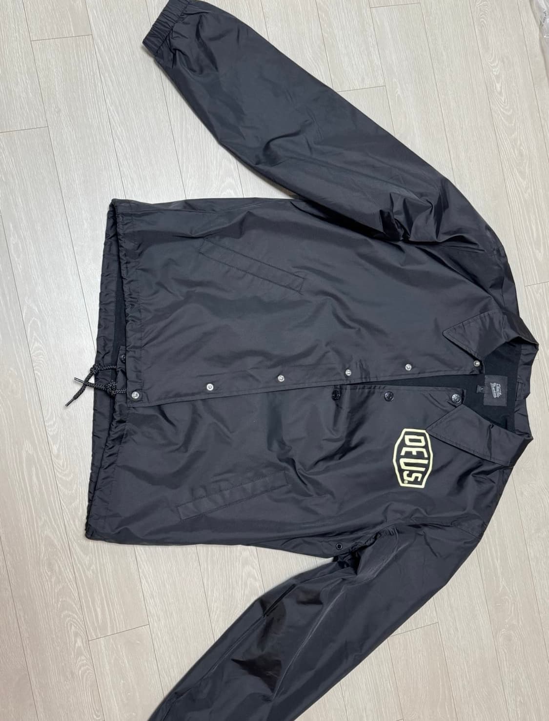 데우스 엑스 마키나 서울 블랙 코치 자켓 상품이미지1