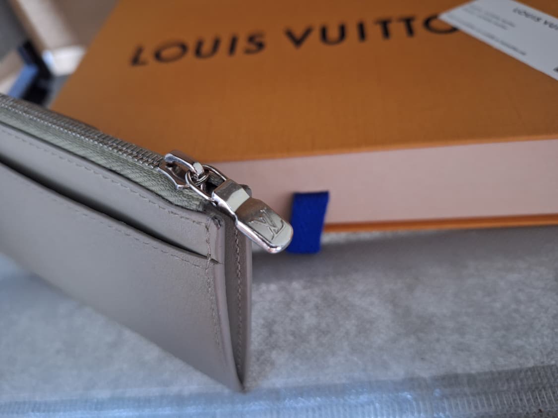 루이비통 2025ss 카우하이드 레더 지갑 판매합니다 상품이미지5