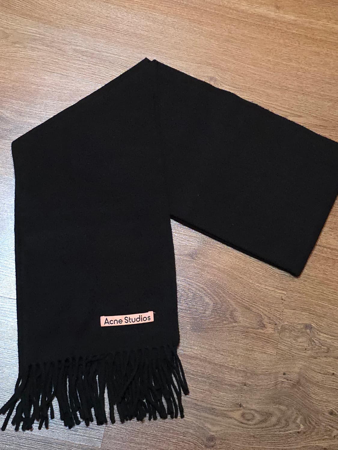 아크네 스튜디오 머플러 상품이미지1