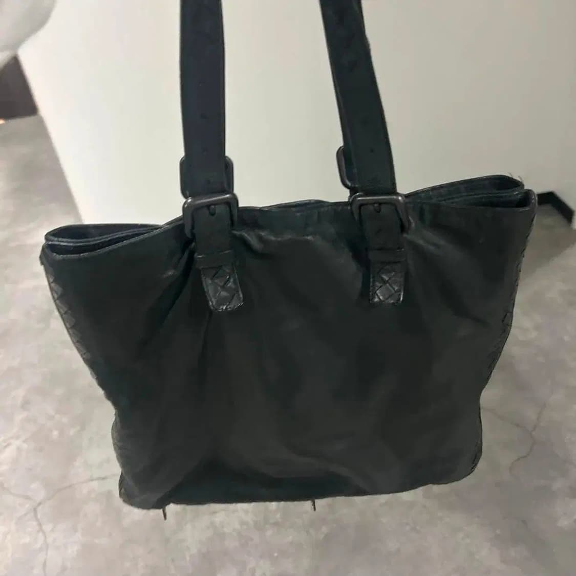 보테가베네타 양가죽 인트레치아토 버클 토트백 상품이미지1