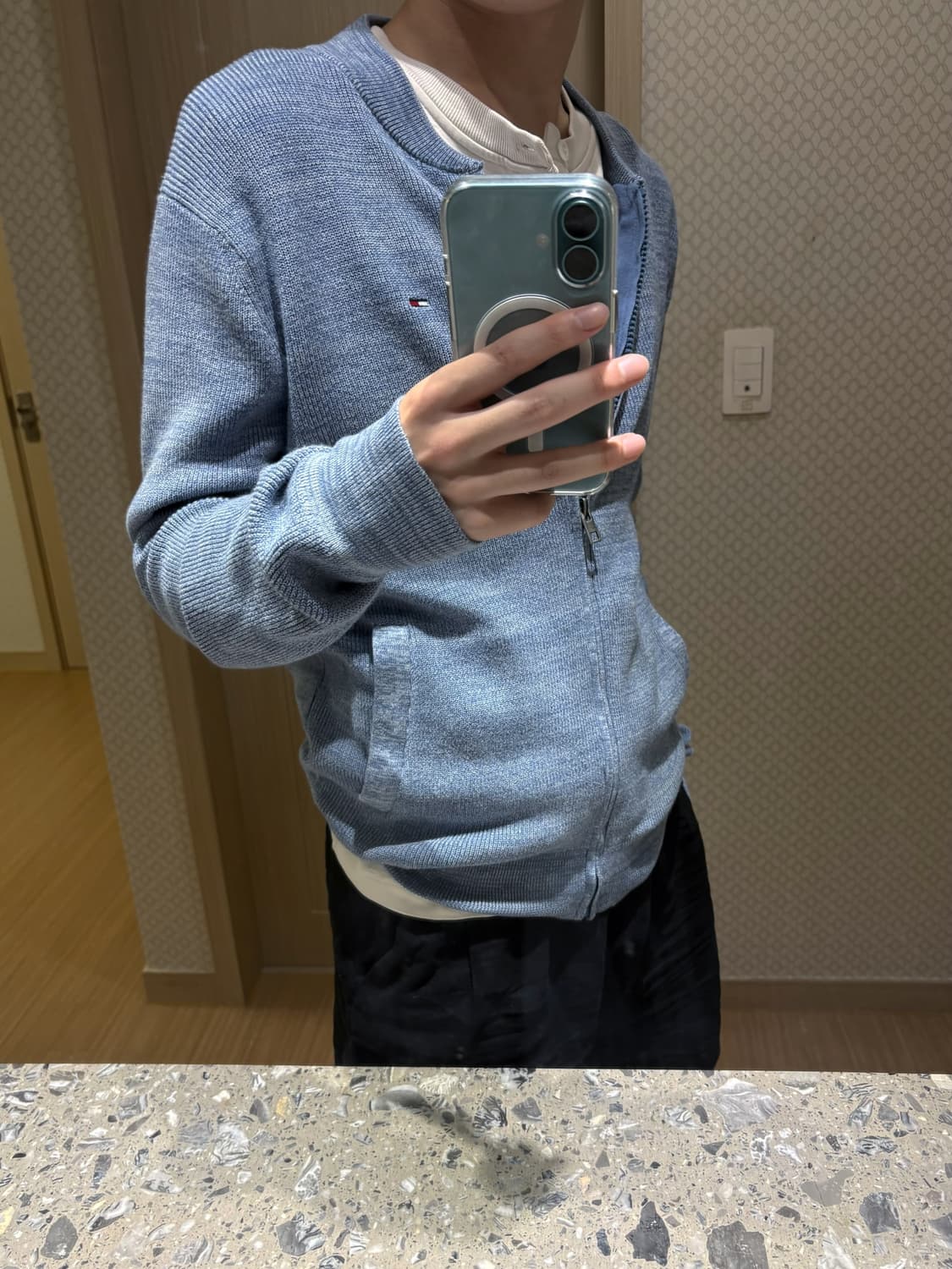 [M] 타미진스(Tommy Jeans) 클래식 플래그 로고 풀집업 니트 상품이미지5