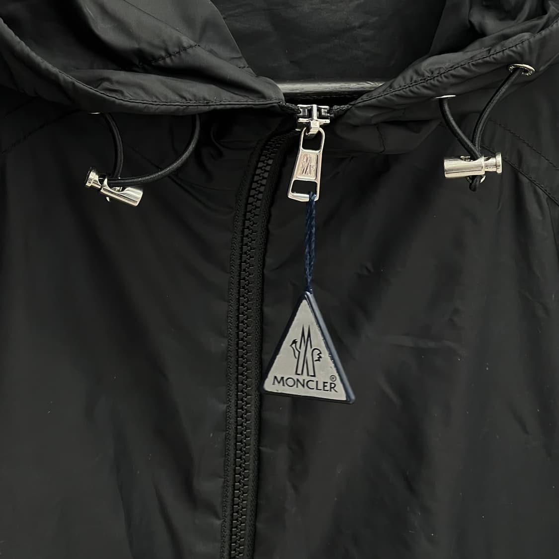 24ss 몽클레어 에티아슈 후드바람막이 블랙 (4) 상품이미지5