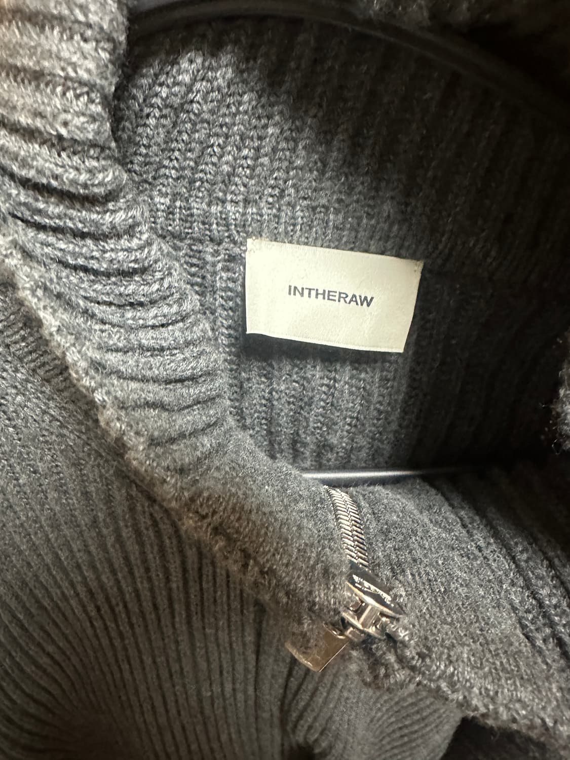 인더로우 풀집업팝니다 상품이미지2