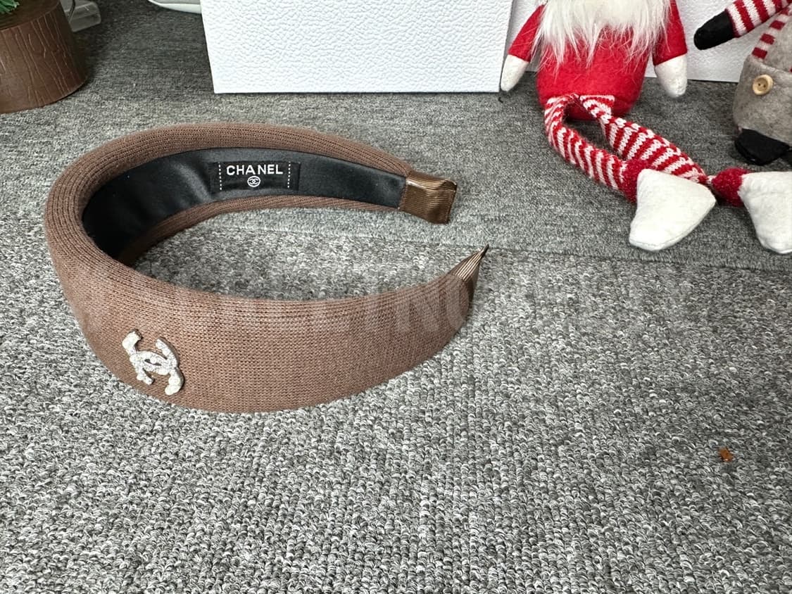 샤넬 진주 큐빅 머리띠 브라운 상품이미지8