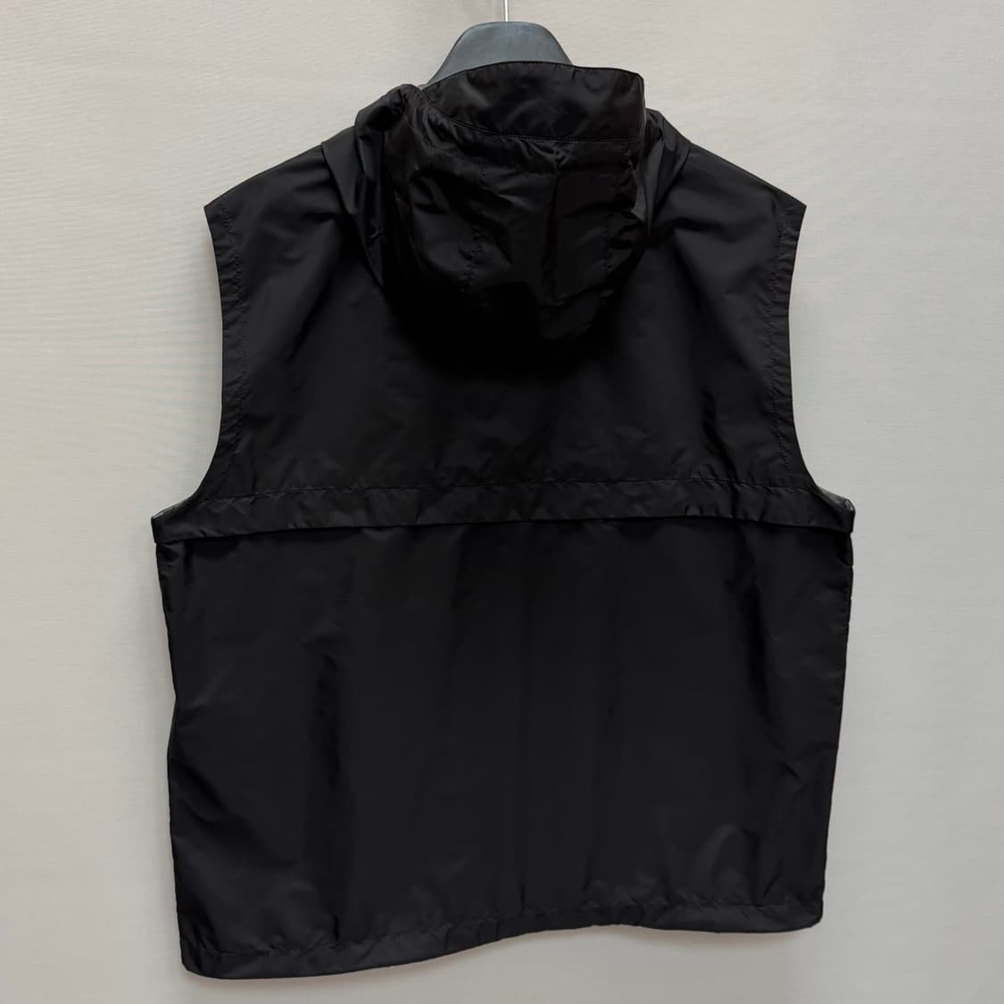 프라다 트라이앵글 로고 리나일론 조끼 (105)  상품이미지6