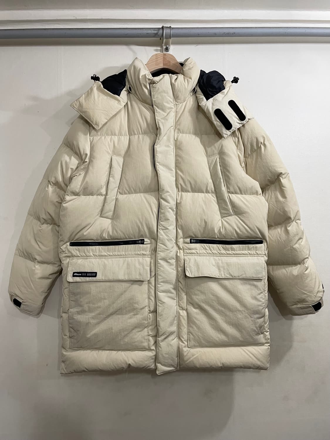 미즈노 MIZUNO 미드 덕다운 자켓 라이트베이지 상품이미지2