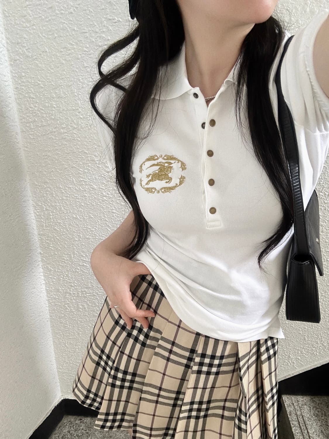 버버리 스냅버튼 빅로고 화이트 카라티  상품이미지1