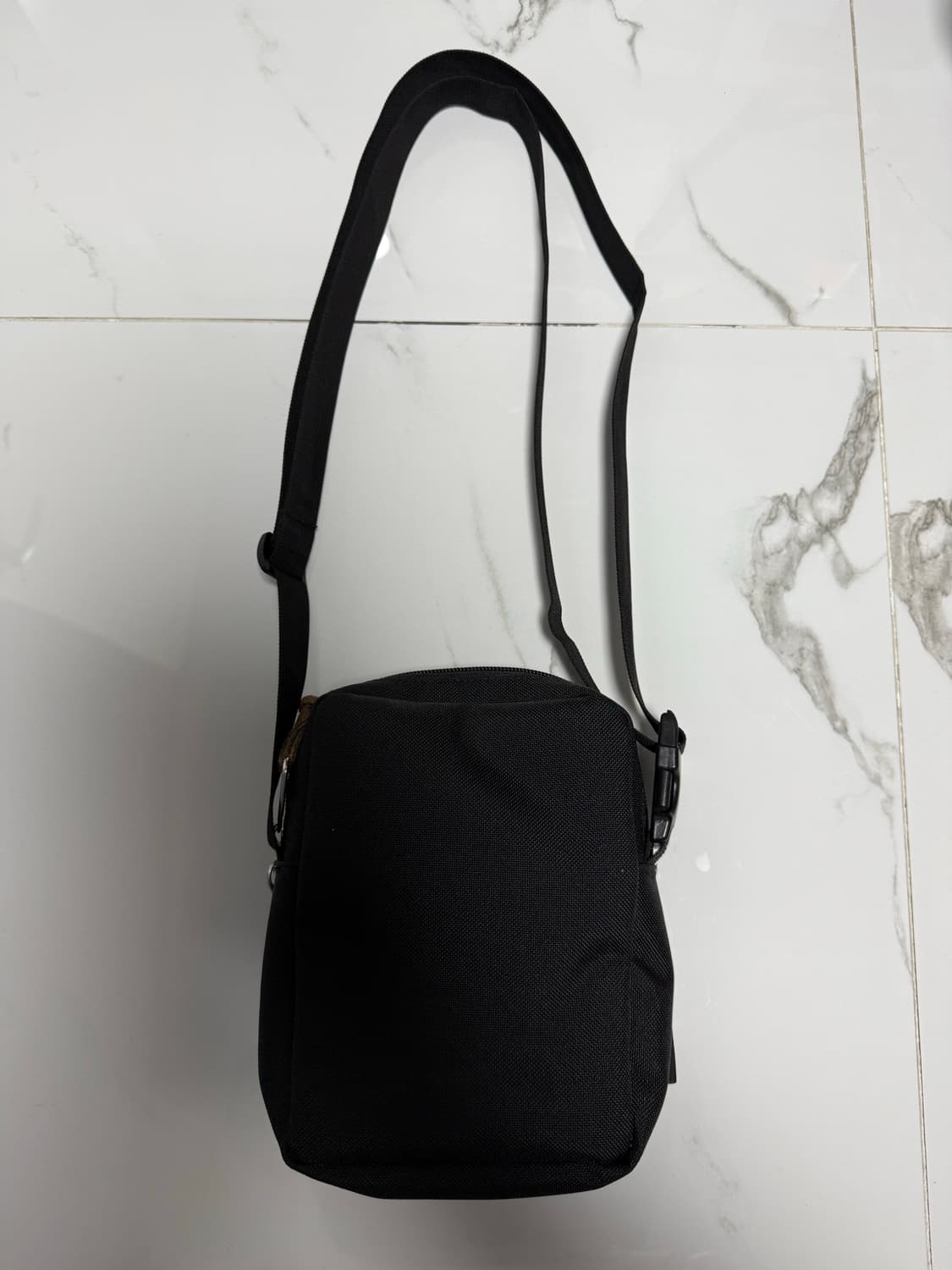 잔스포츠 미니 크로스백 상품이미지2