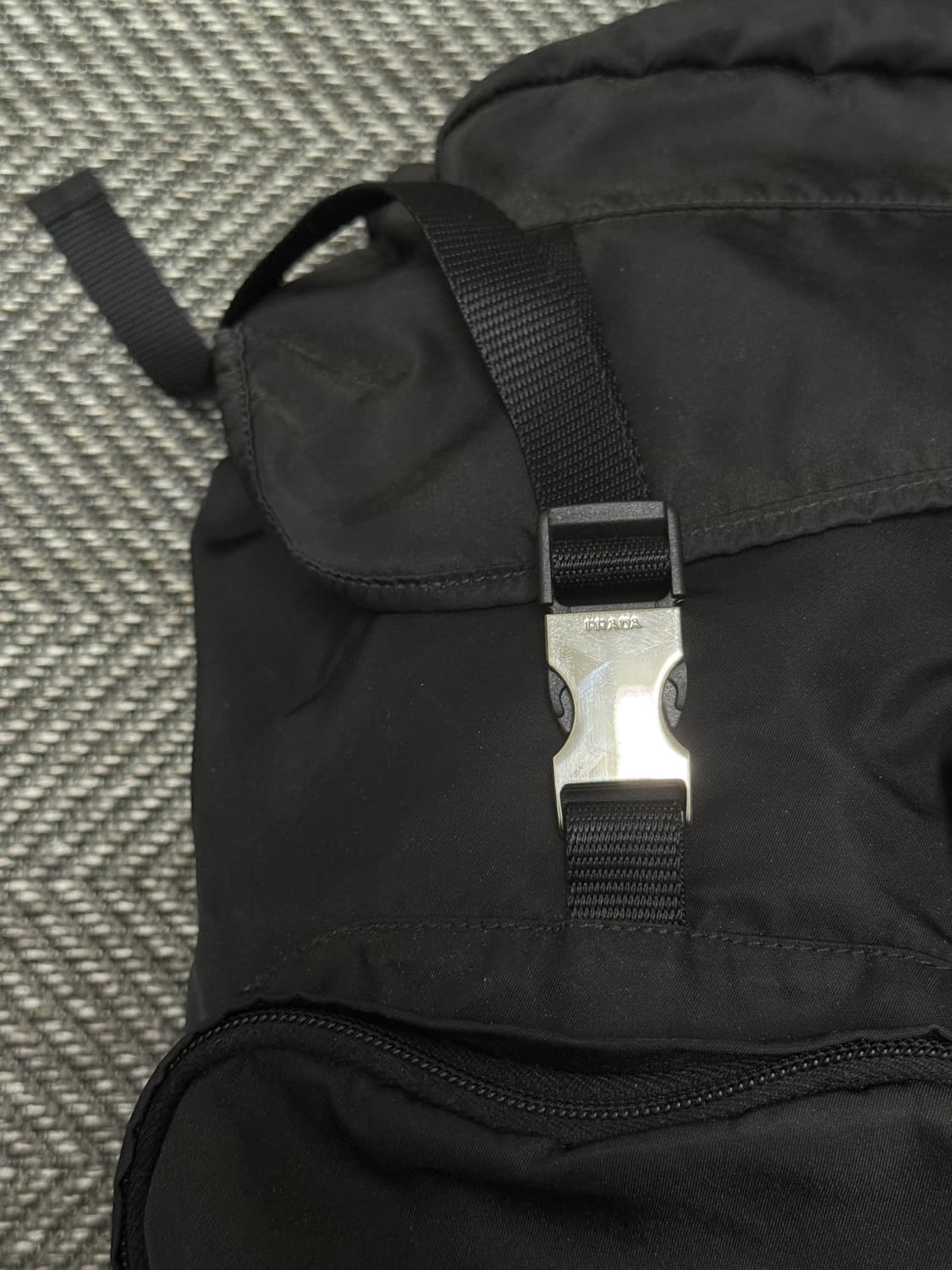프라다 나일론 백팩 블랙 상품이미지4