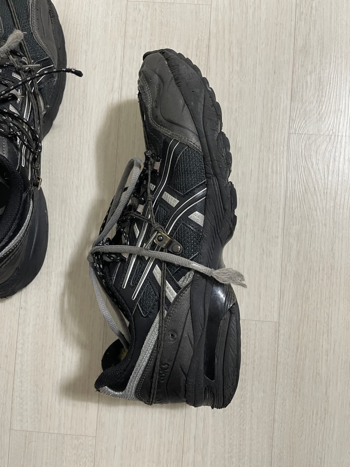 아식스 엔더슨벨 젤 1090 블랙실버 295 상품이미지6