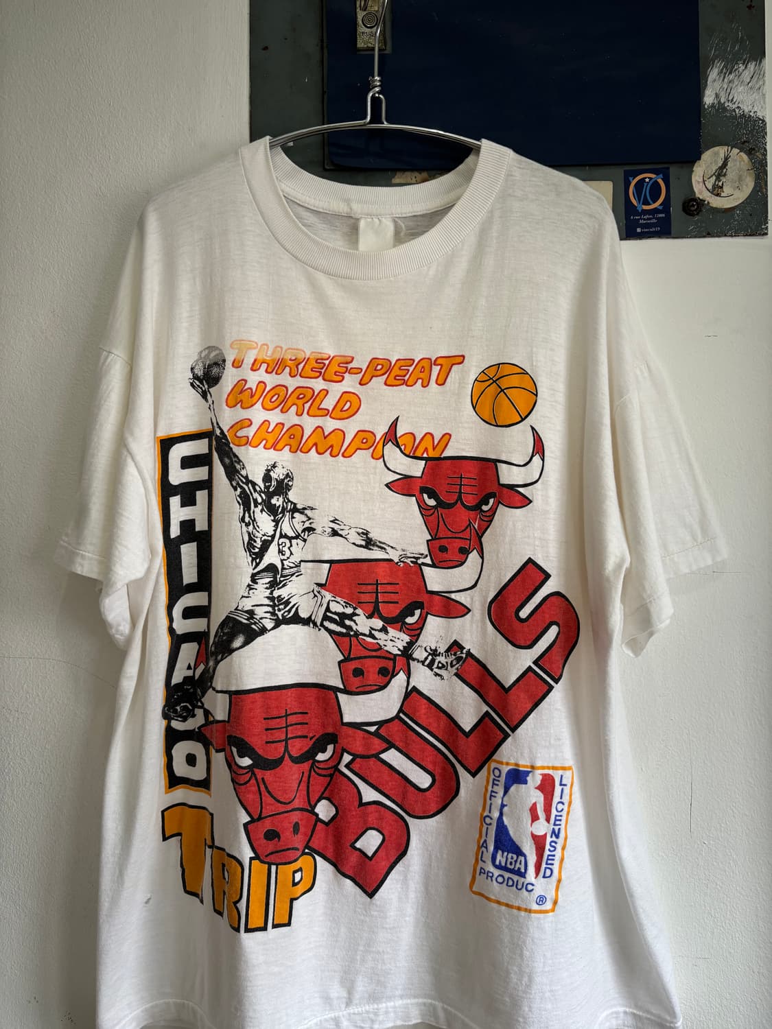 90s Chicago Bulls M.J 3 Peat Bootleg Tee 상품이미지3