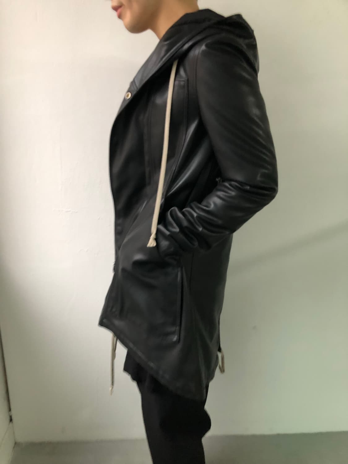 릭오웬스 20FW 비건 레더 피쉬테일 파카 상품이미지4