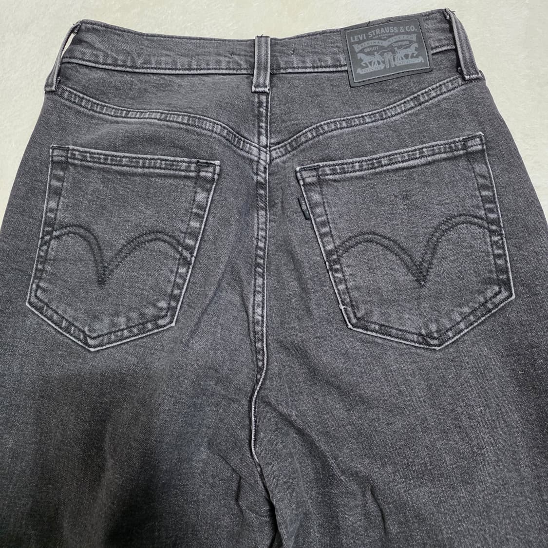 (27)여성 리바이스 하이웨스트 테이퍼진 데님 팬츠  상품이미지4