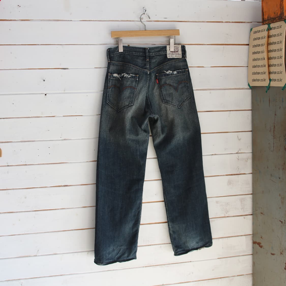 (착용컷) 리바이스 554 셀비지 진 (남성용 30) 상품이미지2