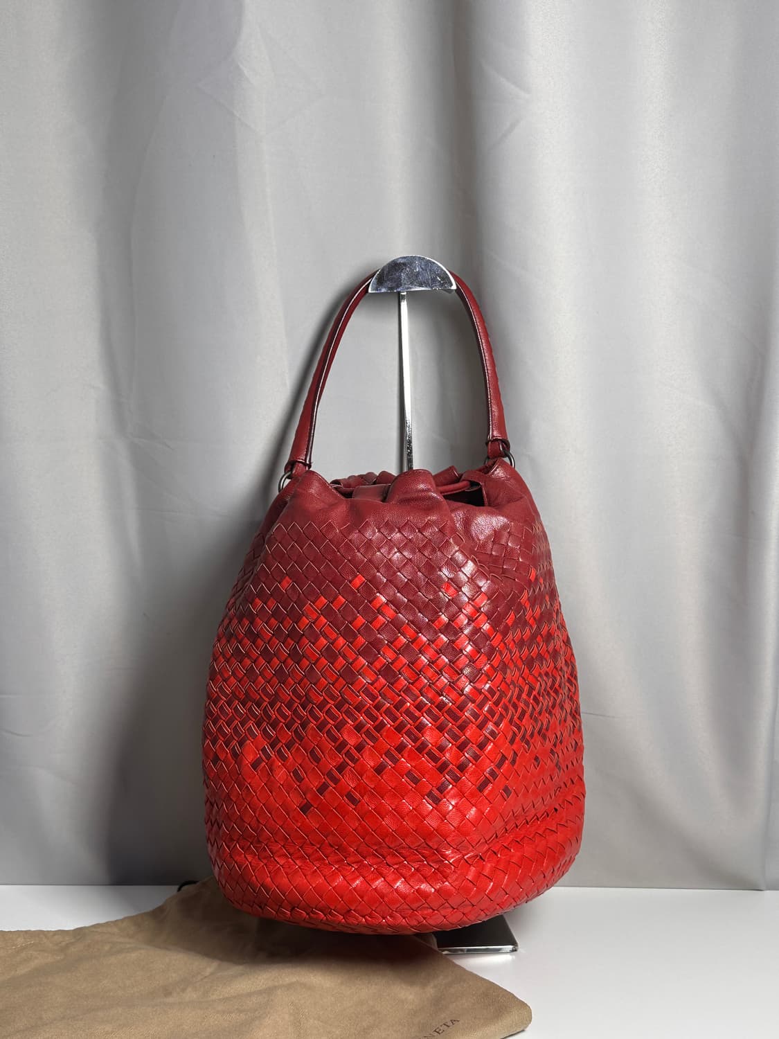 보테가 베네타 인트레치아토 버킷백  상품이미지3