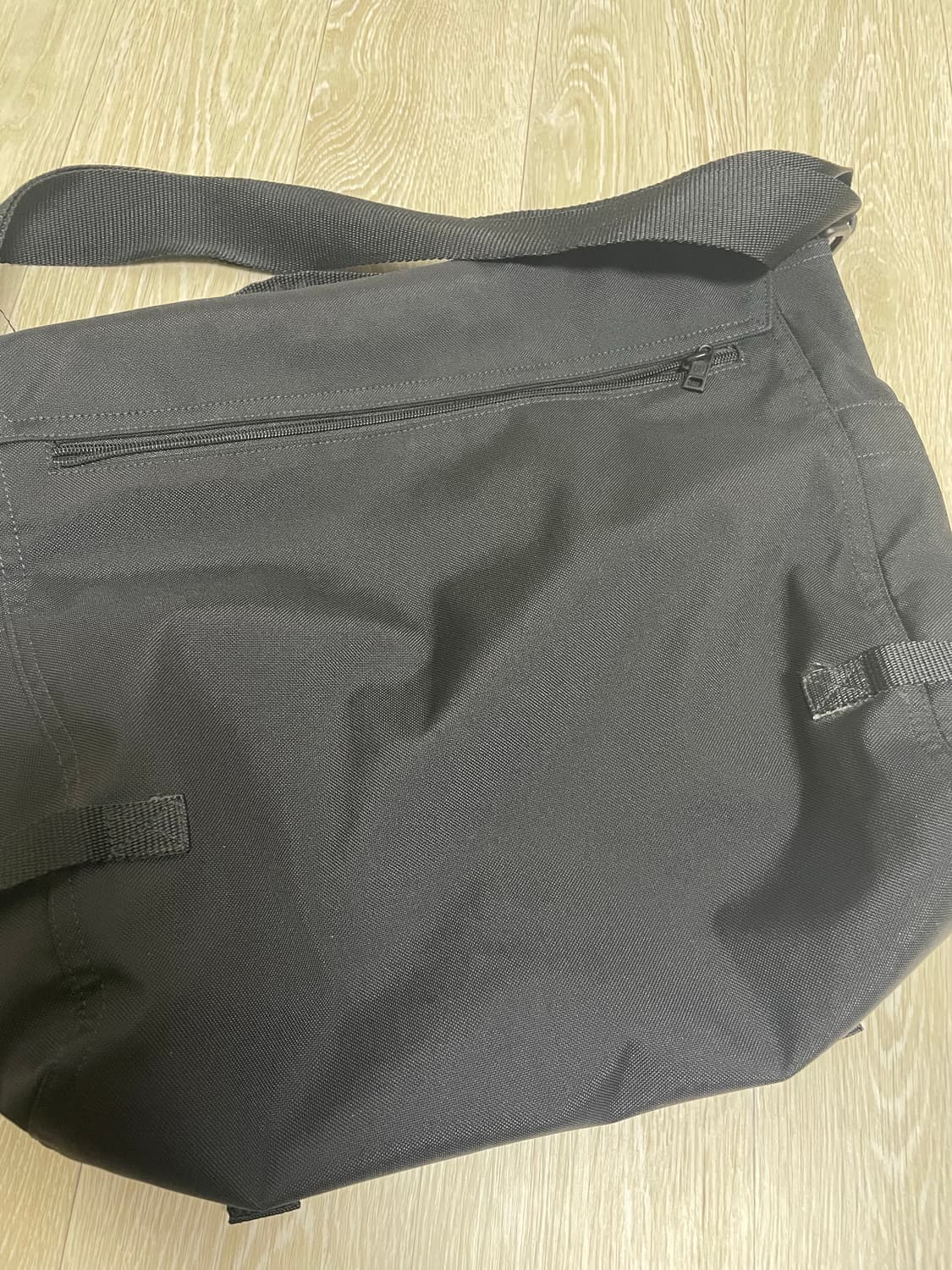 발렌시아가 아미 메신저백 라지 상품이미지3