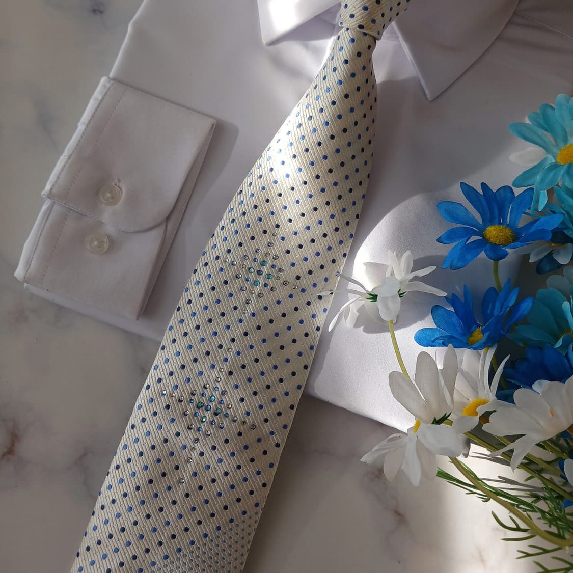 파코라반 실크 화이트&블루 도트 넥타이 9.2cm 새상품 A19064
 상품이미지5