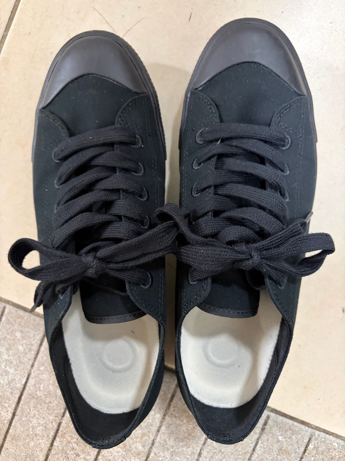 무인양품 무지 퍼셀 올 블랙 265 사이즈 판매합니다. 상품이미지1