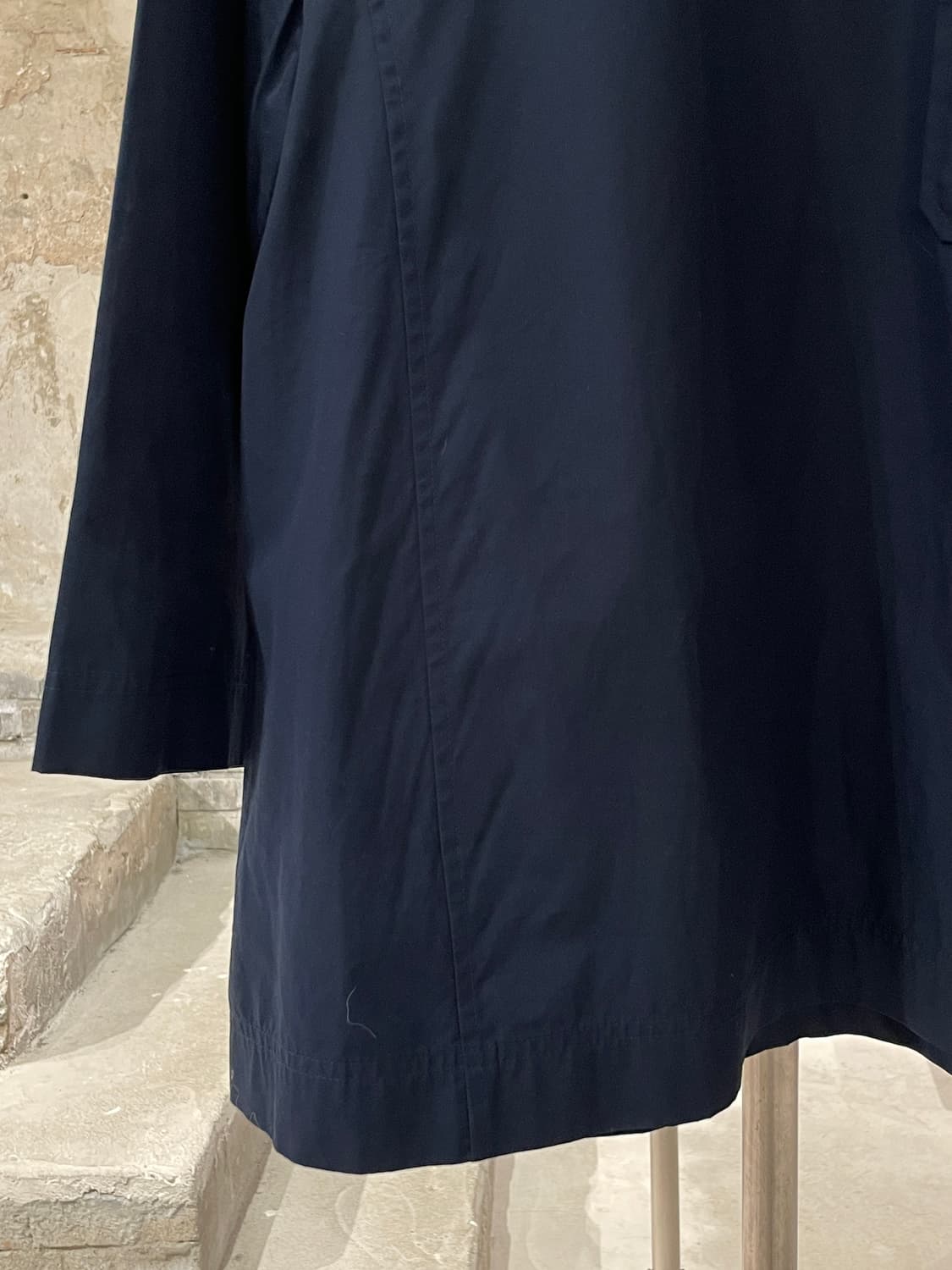 메종 마르지엘라 1 다크 네이비 싱글 포켓 백스티치 코튼 블라우스 상품이미지4