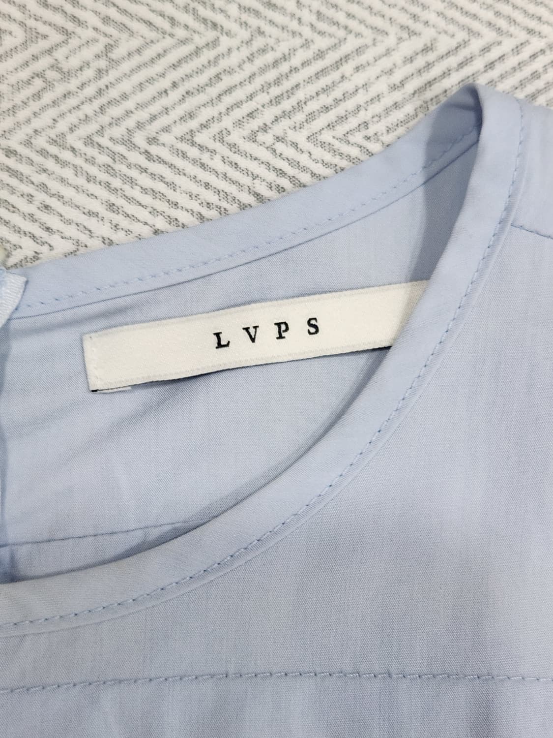 [F] LVPS 하늘색 플리츠 반팔 블라우스 상품이미지6