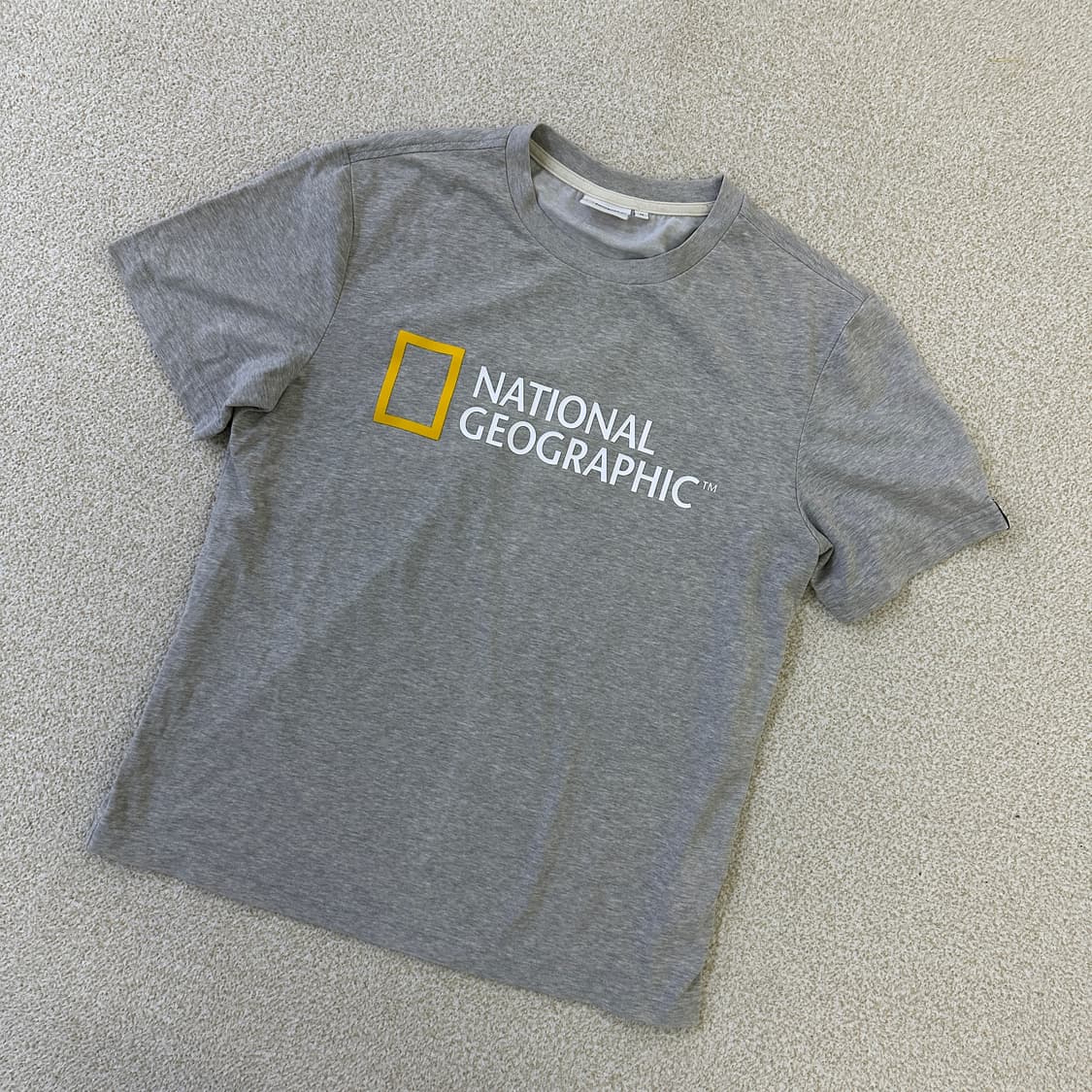 M 네셔널지오그래픽 그레이 반팔티 0319D 상품이미지1