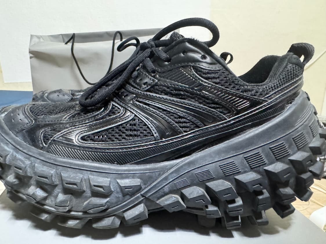 발렌시아가 디펜더 39 상품이미지3