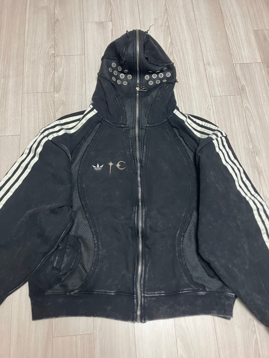 아디다스 떠그클럽 팀가이스트 스웨트 후드 집업 블랙 상품이미지1