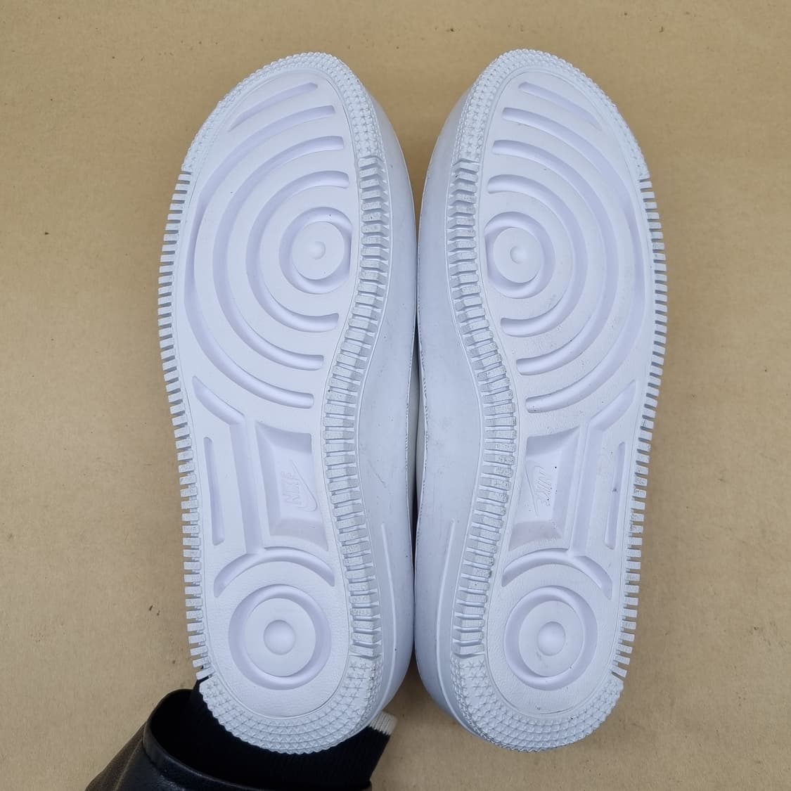 나이키 에어포스 러버뮬 실사이즈 235 상품이미지3