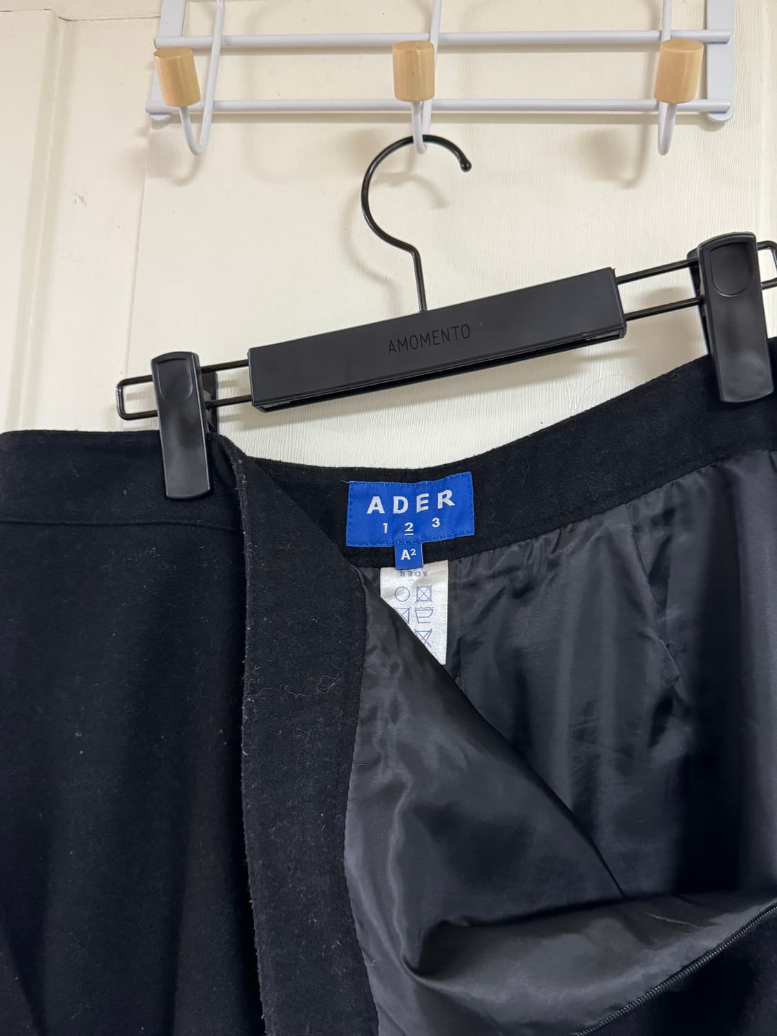 아더에러 미디스커트 상품이미지3