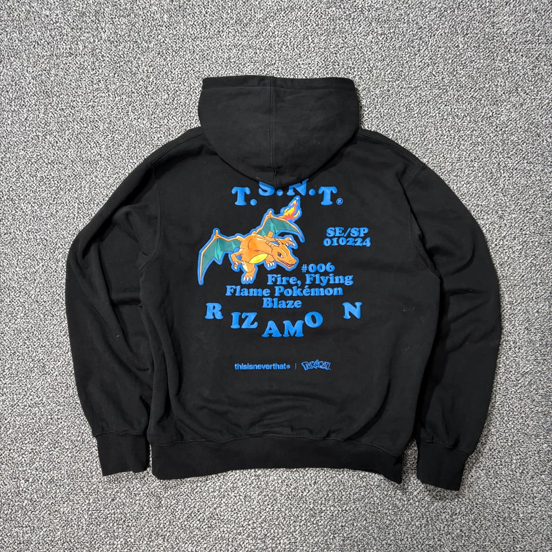 디스이즈네버댓 포켓몬 콜라보 리자몽 후드티 (M) 상품이미지1