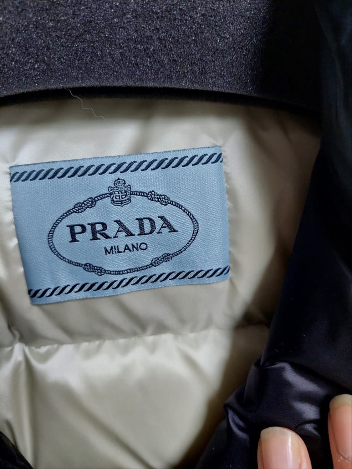 프라다 블랙 패딩 점퍼 44사이즈 상품이미지5