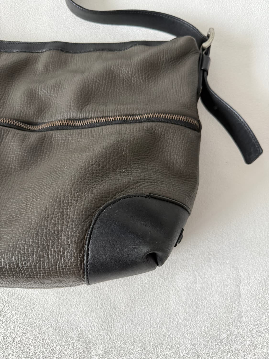 엠포리오 아르마니(EMPORIO ARMANI) 레더 크로스백(ITALY) 상품이미지5