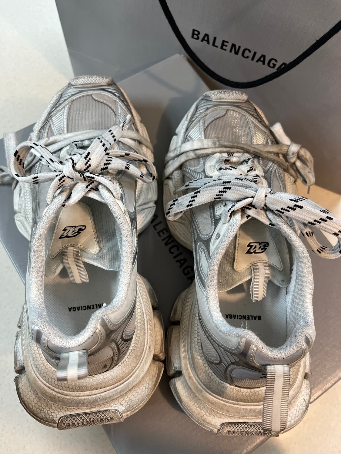발렌시아가 3XL 썸머메쉬 스니커즈 화이트실버 상품이미지4