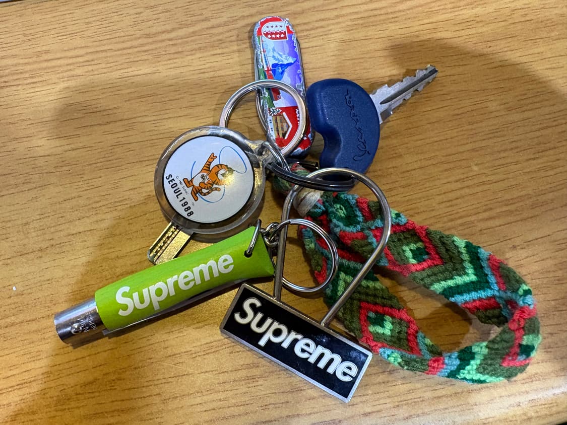 슈프림 x 오피넬 No. 4 나이프 키체인 25FW 상품이미지3