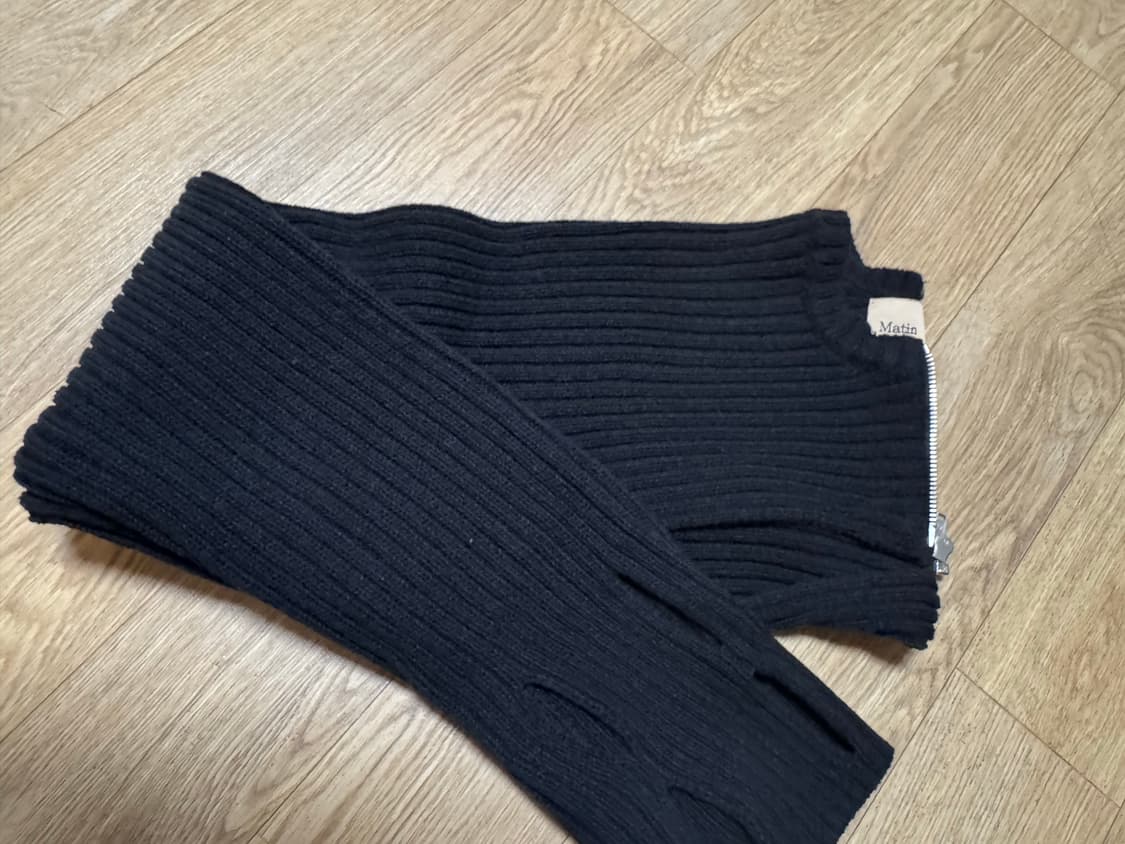 마뗑킴 핑거홀 니트 볼레로 블랙 상품이미지2