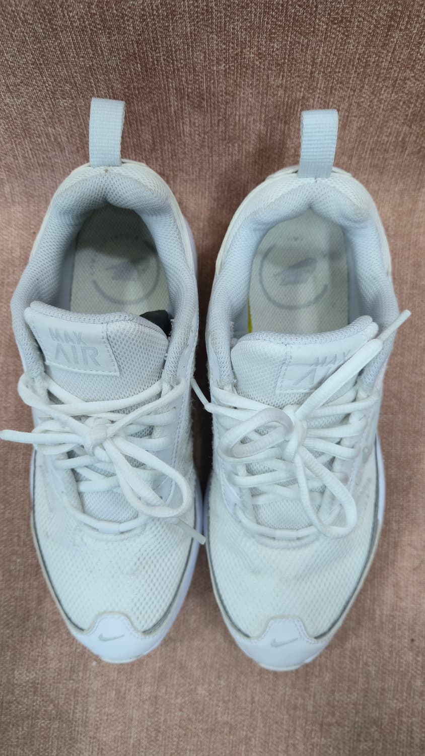 나이키 245mm-  에어맥스 AP 여성운동화
유니크한 디자인
상태 아주 상품이미지2