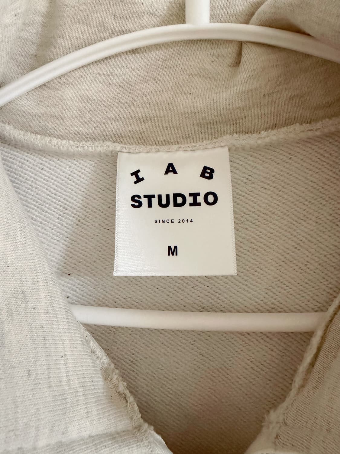 아이앱 23ss 반집업 맨투맨 새상품 상품이미지4