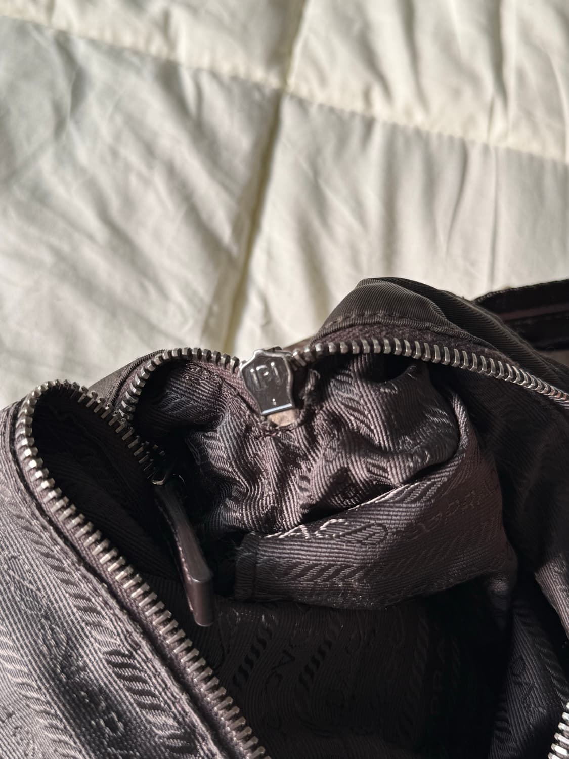 프라다 카고 보스턴백 상품이미지7