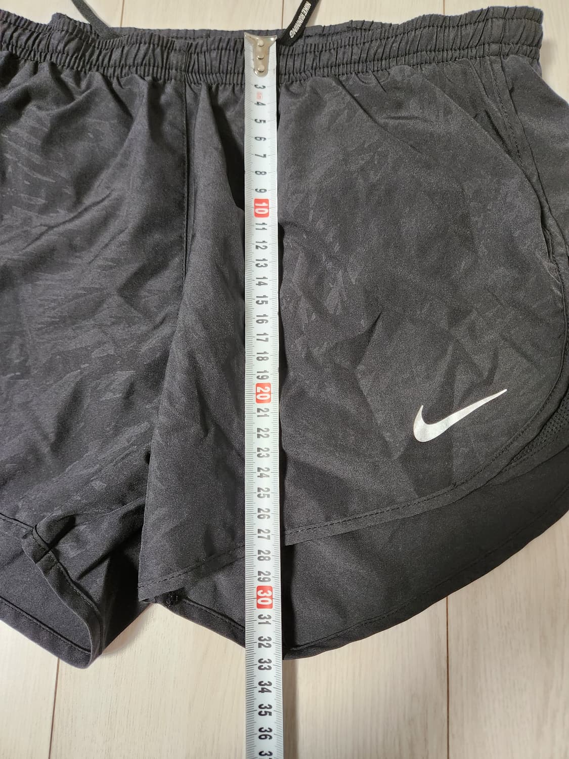 나이키 우먼 드라이 템포 쇼츠 러닝 반바지 사이즈m

속바지 있고 뒷주머 상품이미지3