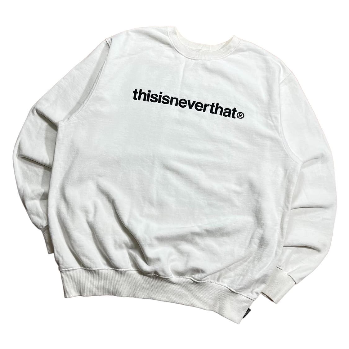 디스이즈네버댓 화이트컬러 맨투맨 상품이미지1