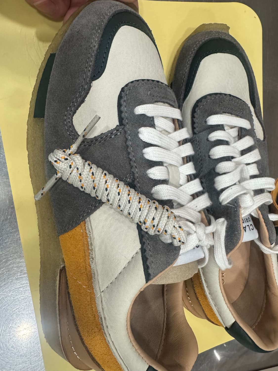 클락스 스니커즈 토런 옐로우그레이 상품이미지1