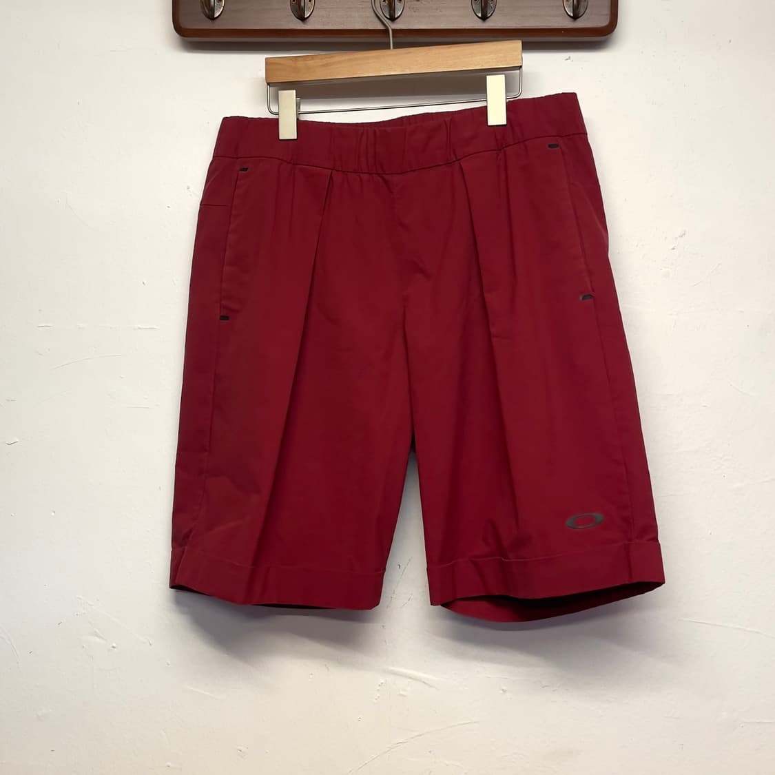 오클리 (재팬) 버건디 반바지  사이즈 - XL (Men)         상품이미지1