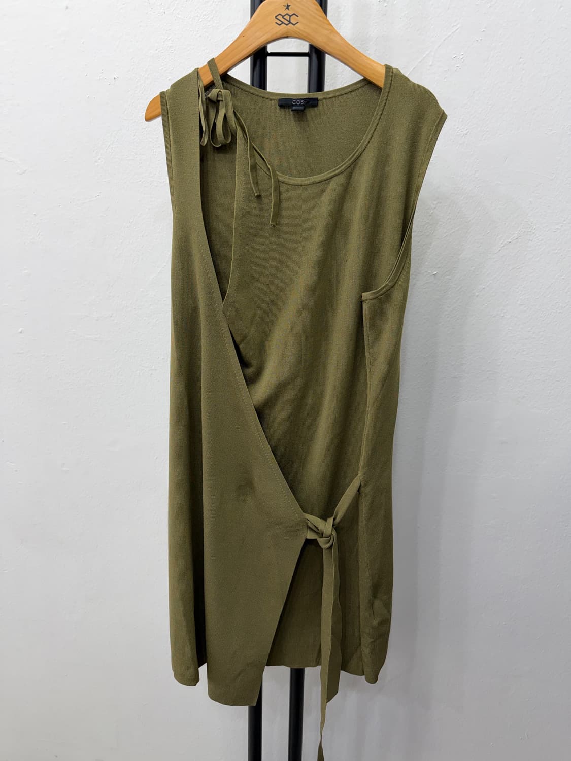 정품) COS 코스 랩 스타일 반팔 롱티셔츠 L 상품이미지1