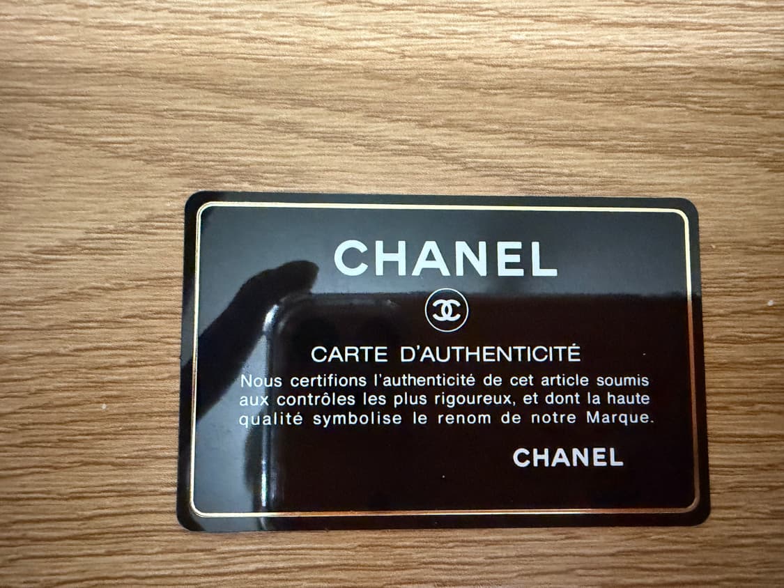 샤넬 클래식 캐비어 플랩백 블랙 은 상품이미지5