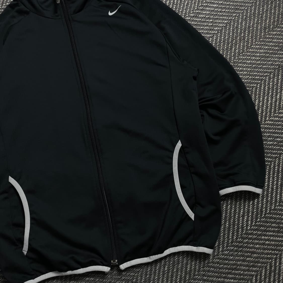 나이키 드라이핏 스우시로고 블랙 올드스쿨 트레이닝 자켓o 4575 상품이미지2