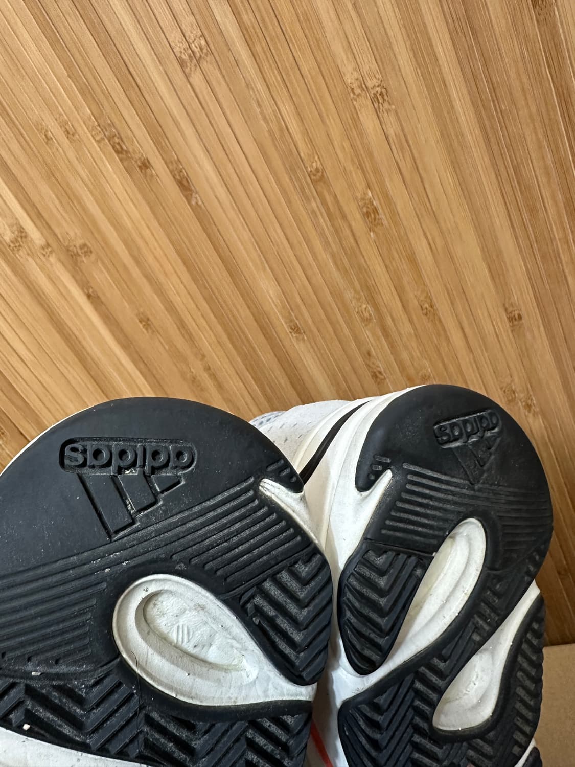 아디다스 이지부스트 700 웨이브 러너 상품이미지6