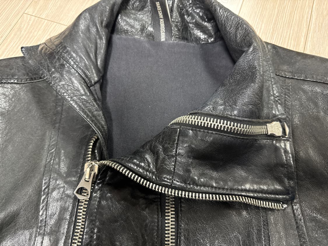 Takeshy Kurosawa 비대칭 하이넥 레더 자켓 상품이미지5