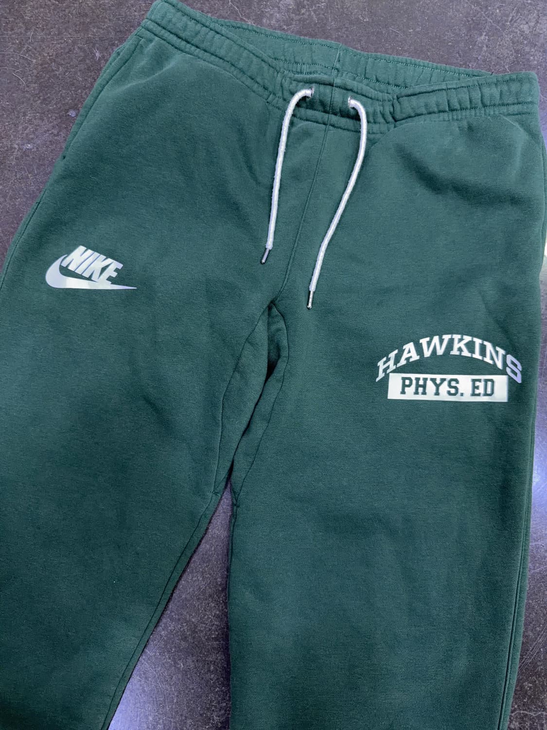 나이키 x 기묘한 이야기 호킨스고 그린 스웻팬츠 L 상품이미지5